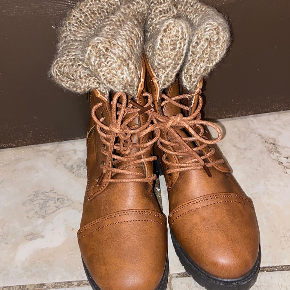 Boots size 7 brown I only used one time
